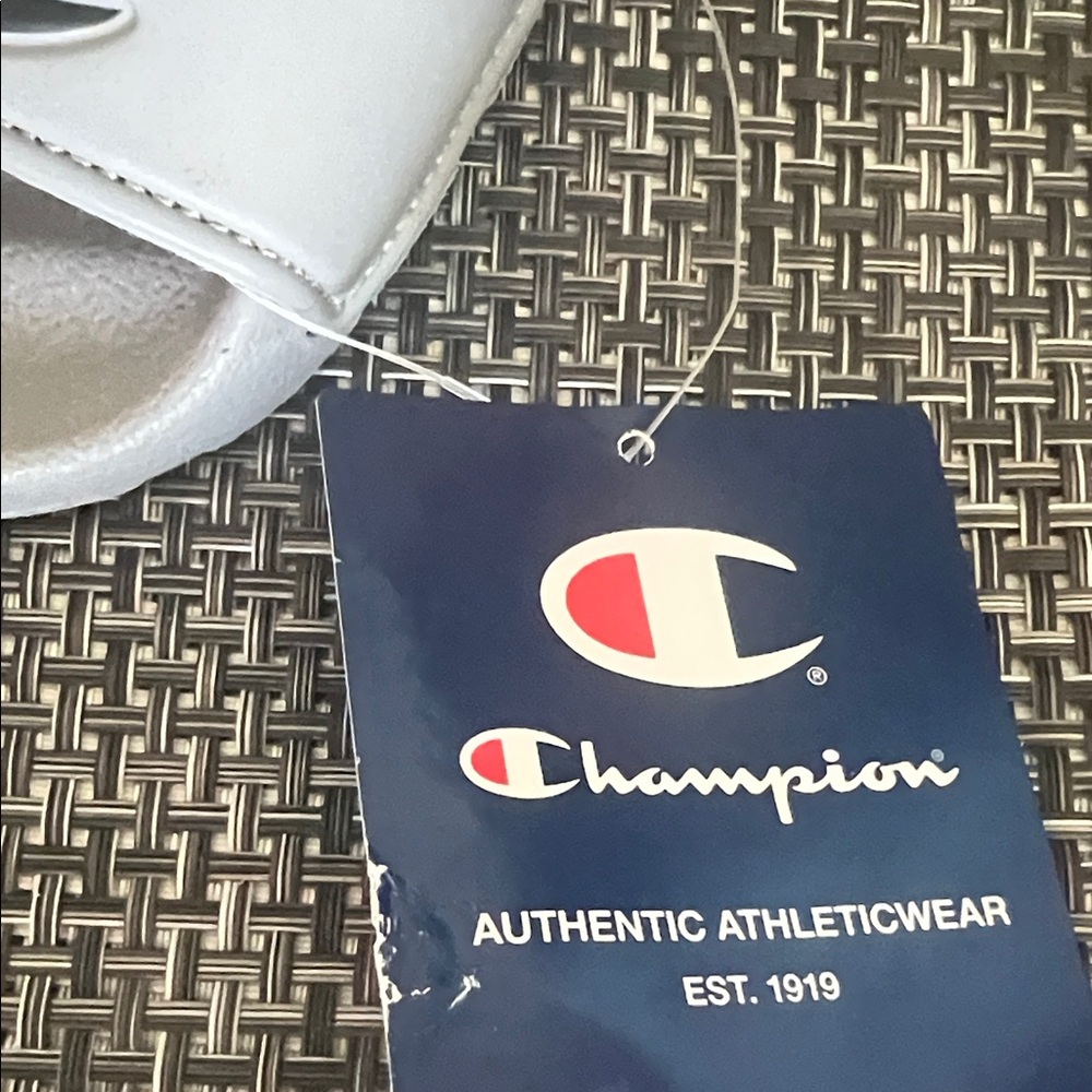Champion Kids Slide Sandals - Light Gray with Red and Black Logo Size 5 NWT - Picture 2 of 6